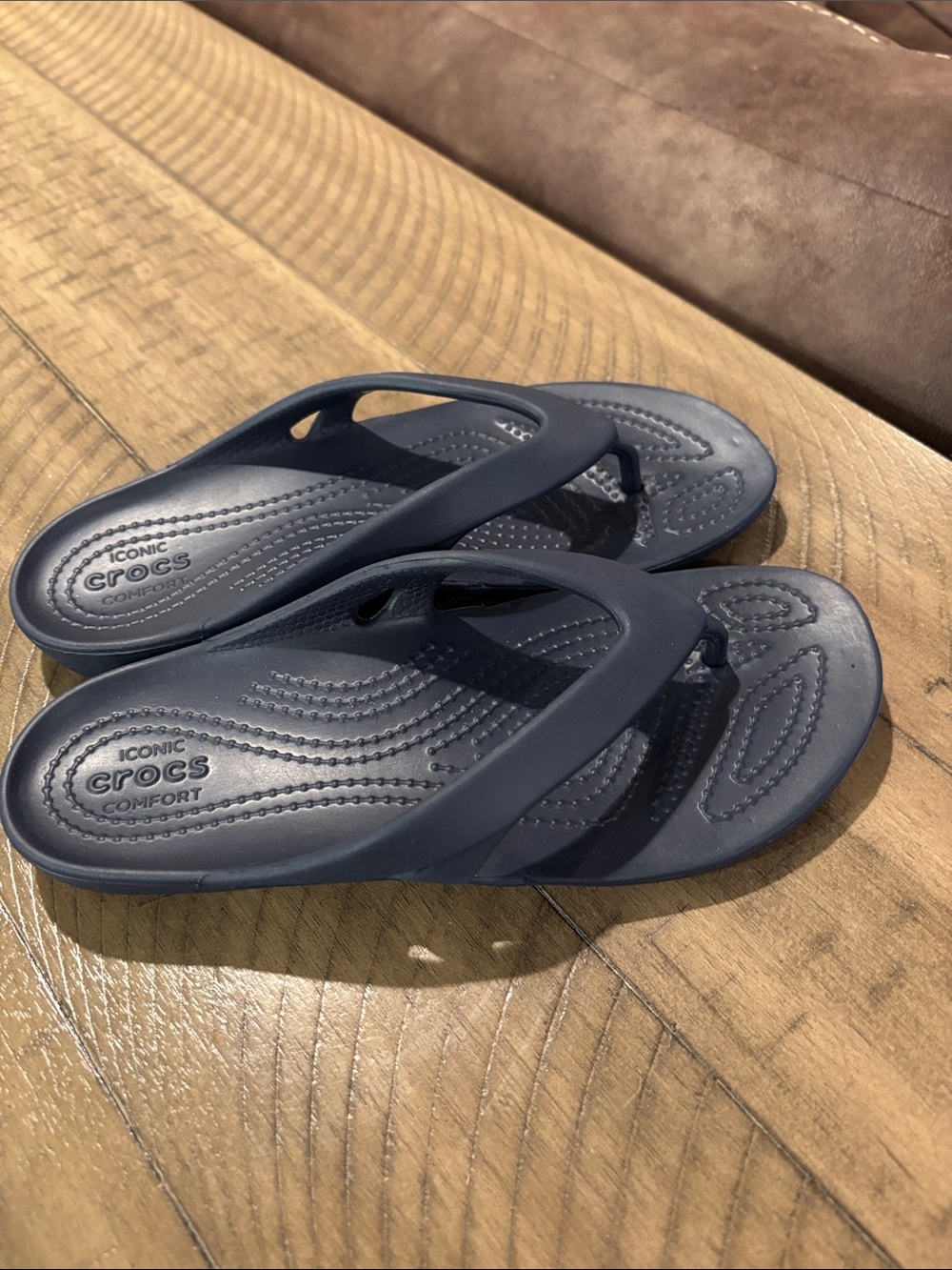 Crocs Shower or Pool Flip Flops - Picture 2 of 3